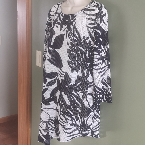 Chico's Travelers Collection Assymetrical Mesh Navy & White Cover Up Sz 3 or L - Picture 3 of 13